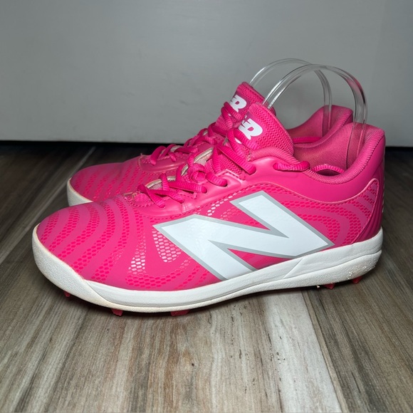 New Balance Shoes - New Balance Pink Molded Softball Cleats Women’s Size 5.5